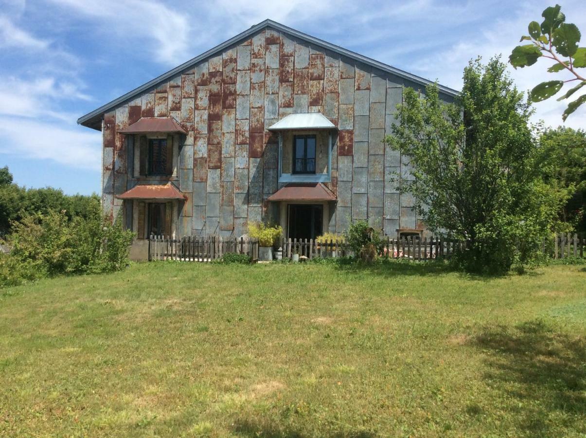 O Tseza/Chambres D'Hotes Saint-Laurent-du-Jura Exterior foto